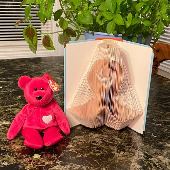 Hand Crafted Other - 🎁New 𝑯𝒂𝒏𝒅𝒎𝒂𝒅𝒆 Survivor Ribbon, Book Art OOAK GIFT